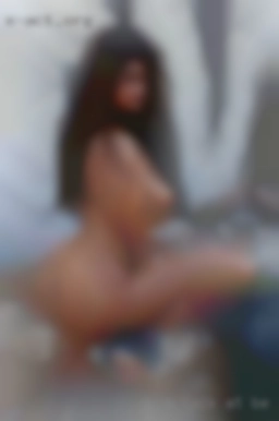 I'm talk at to be swingers 5'9, woman in late 30's.